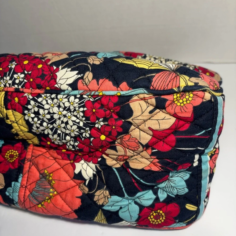 Vera Bradley Retired Happy Snails Multicolor Floral Shoulder Bag Quilted